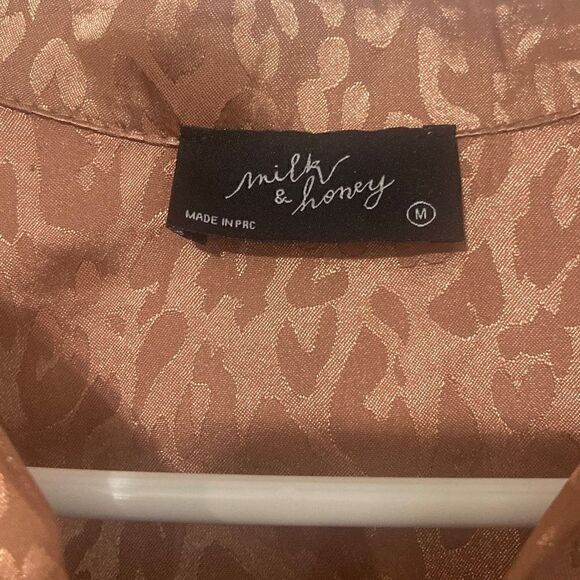 Milk & Honey Brown Taupe Shiny Leopard Print Button Down Collared Long Sleeve M - Picture 2 of 7